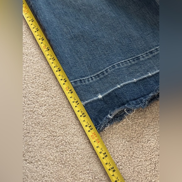 Madewell Wide Leg Cropped Jeans in Medium Wash - Picture 8 of 8